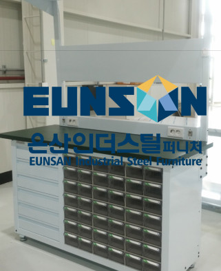 금형 정비 테이블